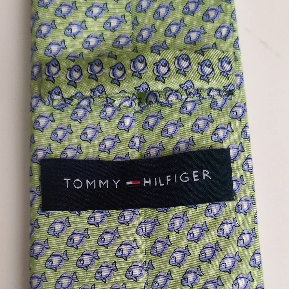 Tommy Hilfiger Fish Pattern 100% Silk Neck Tie - Green &‎ Blue